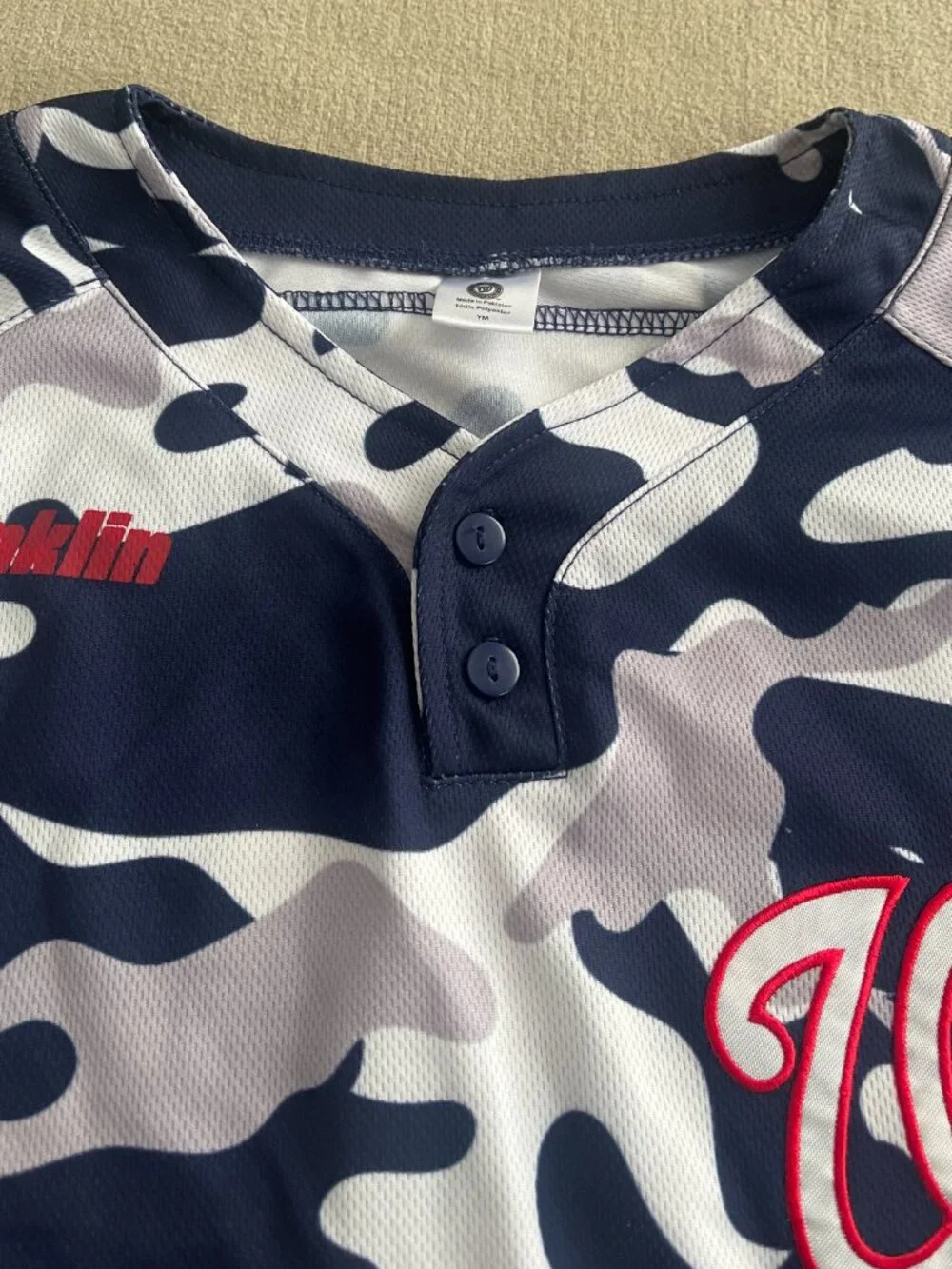 BD & A Washington Nationals Unisex Camo Jersey Short Sleeves Size YM. Really nic
